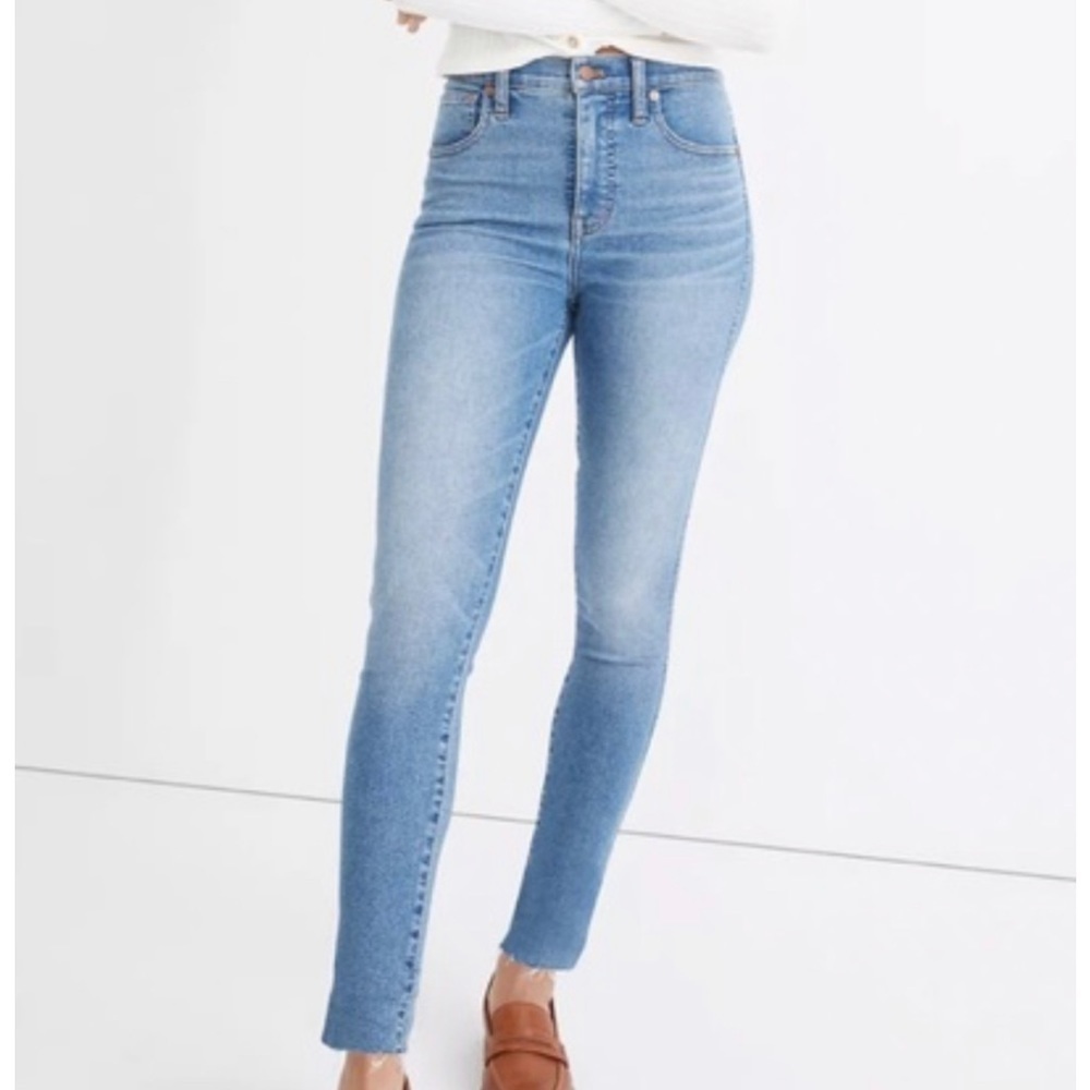 Madewell skinny low rise slight distressed blue jeans size 24